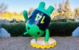 Android 14 sculpture made by Smash Design for the Google campus
